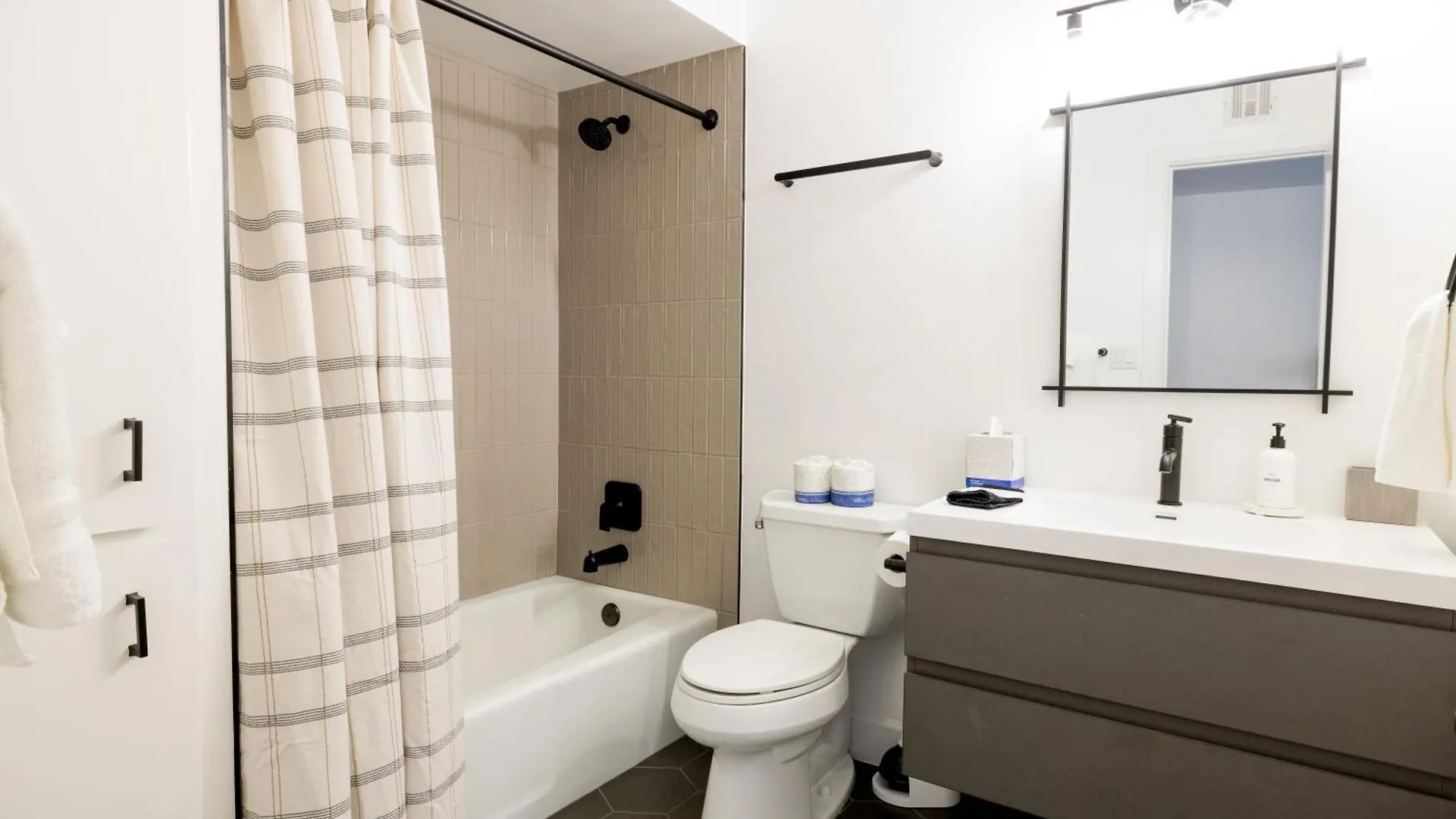 Semesterbostad Old Town Gem By Porter Dog-Friendly Home Wheated Pool And Arcade Games Scottsdale